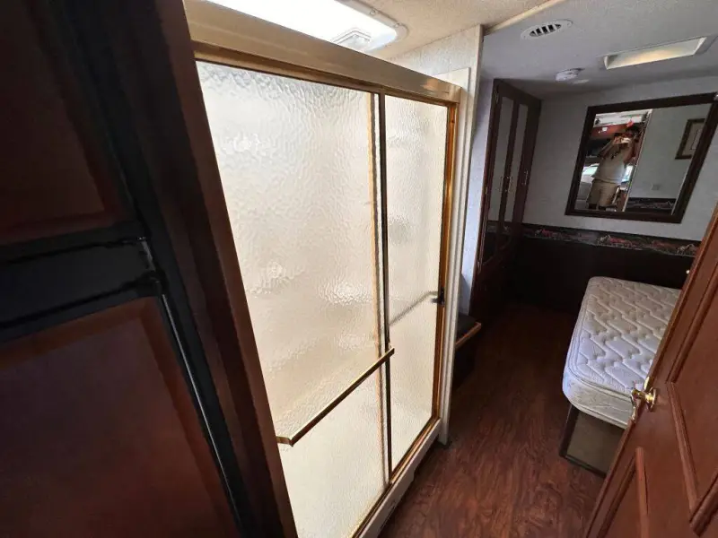 2005 Winnebago Minnie Winnie photo 5