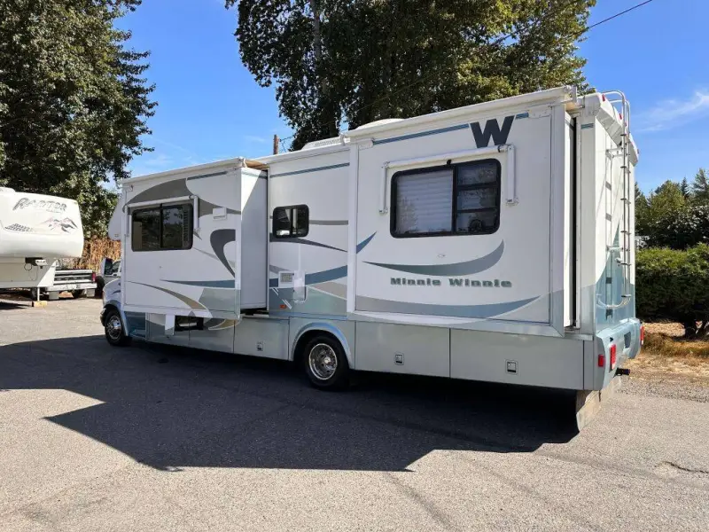 2005 Winnebago Minnie Winnie photo 22