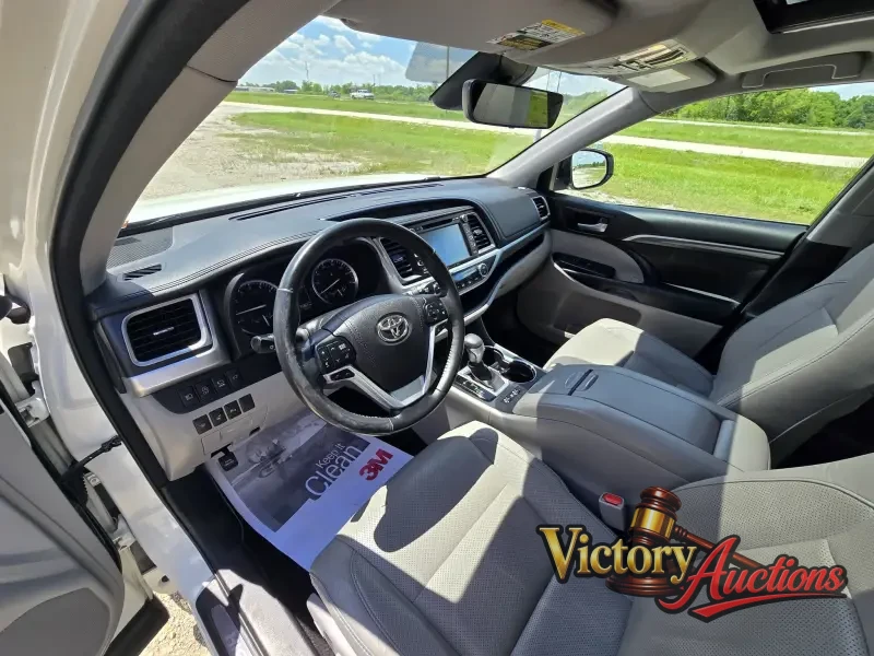 2018 Toyota Highlander Limited AWD photo 25