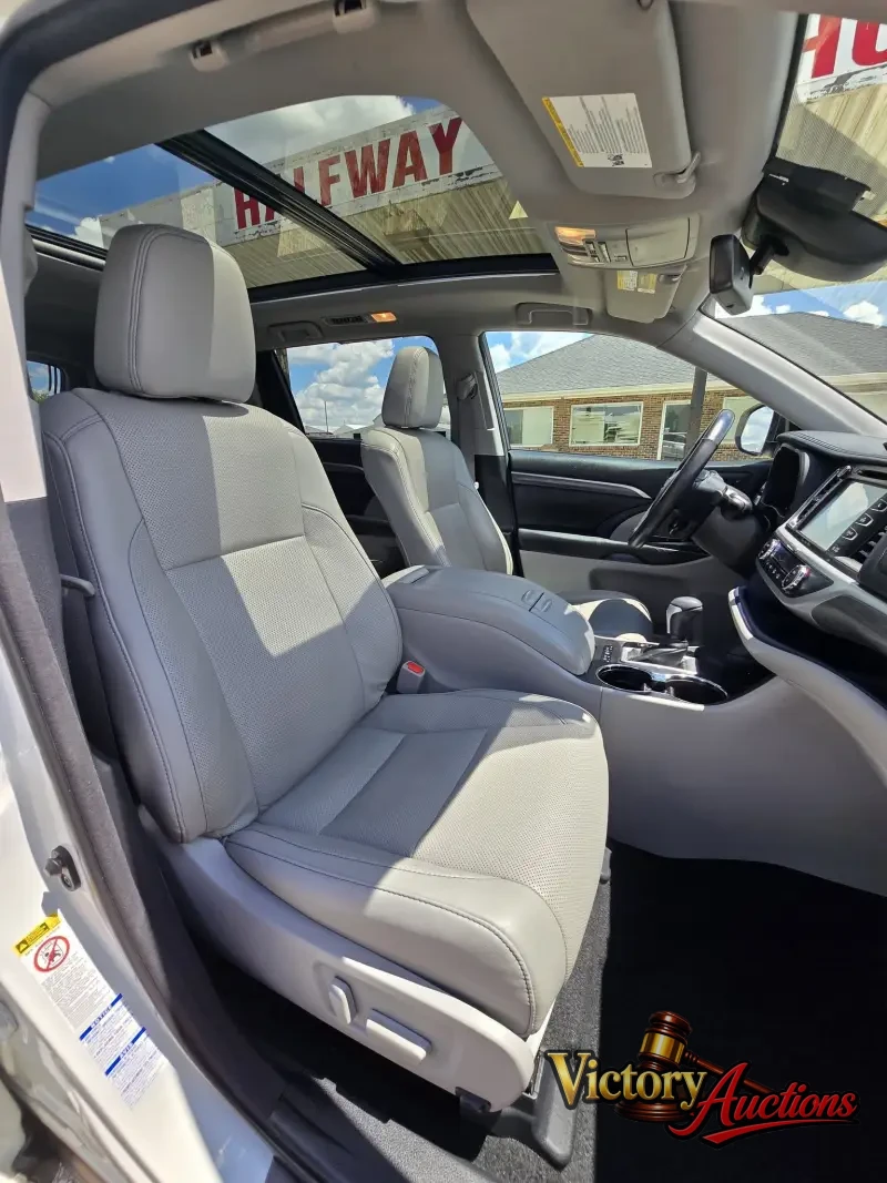 2018 Toyota Highlander Limited AWD photo 8