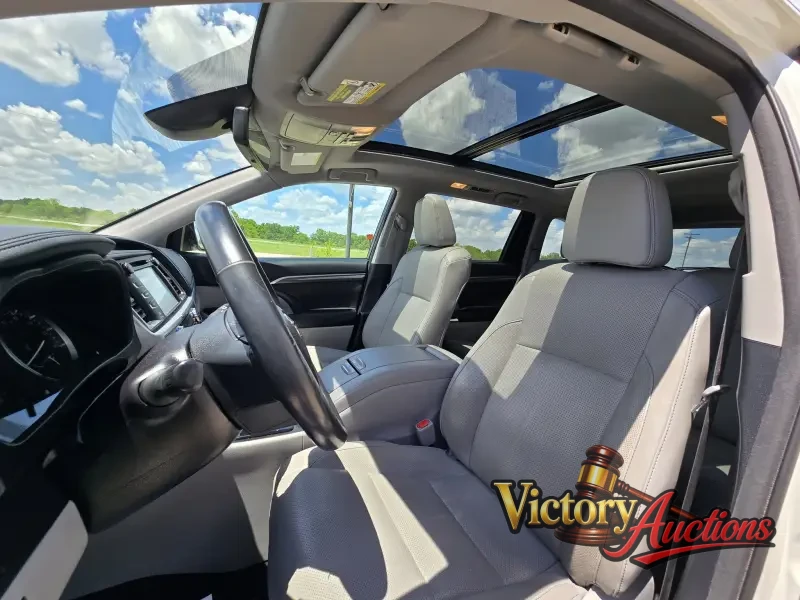 2018 Toyota Highlander Limited AWD photo 24