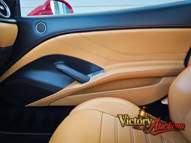 2018 Ferrari California T photo 38