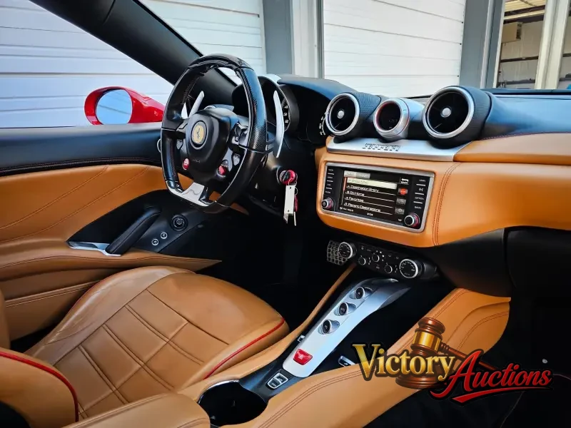2018 Ferrari California T photo 17