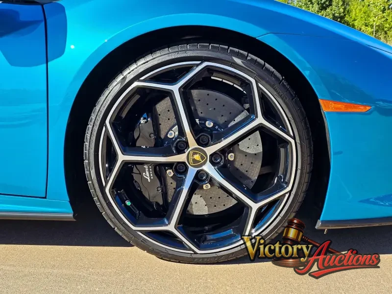 2022 Lamborghini Huracan EVO Spyder photo 2