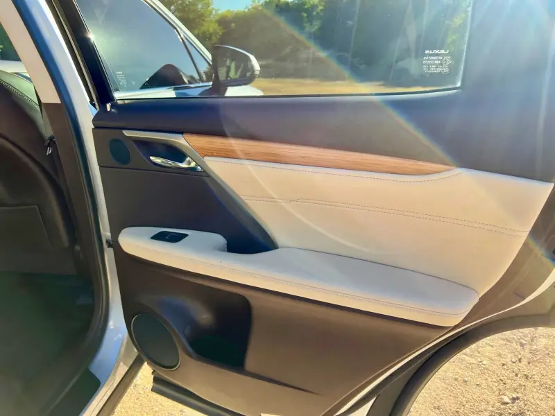 2019 Lexus RX 350L Sport Utility 4D AWD/4WD photo 3