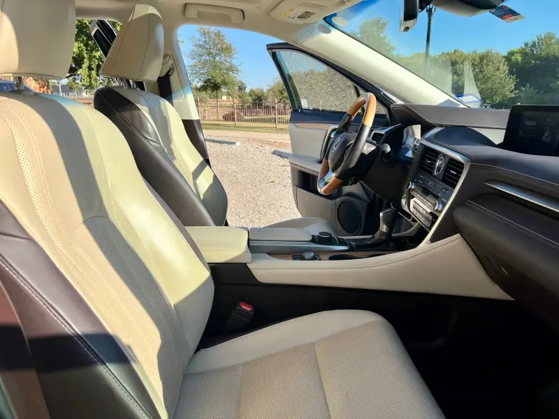 2019 Lexus RX 350L Sport Utility 4D AWD/4WD photo 19