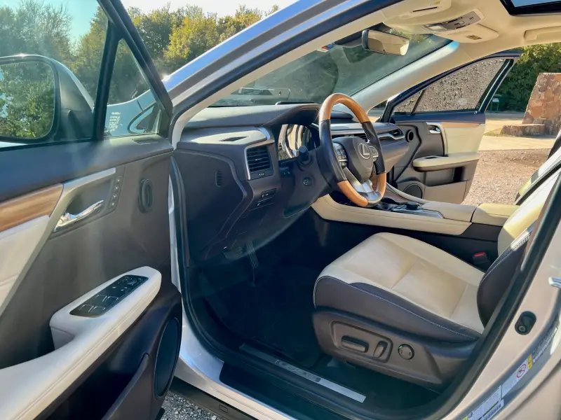 2019 Lexus RX 350L Sport Utility 4D AWD/4WD photo 17