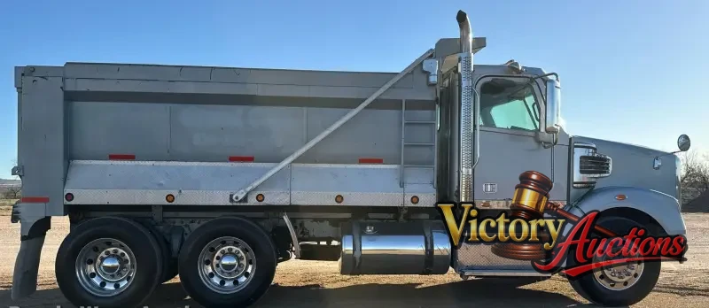 2013 Freightliner Coronado Dump Truck photo 4