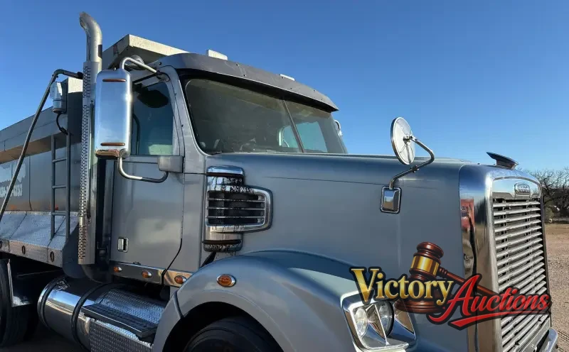 2013 Freightliner Coronado Dump Truck photo 14