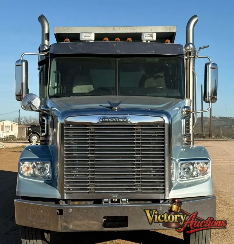 2013 Freightliner Coronado Dump Truck photo 2