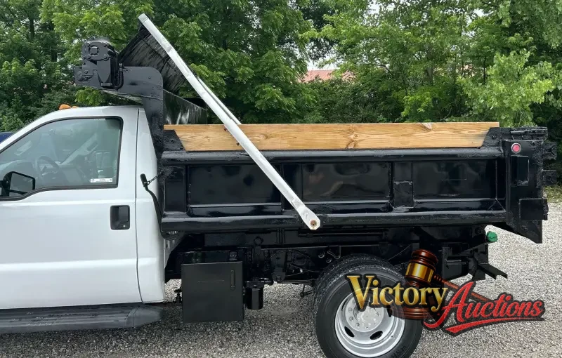 2011 Ford F-450 Super Duty XL Dump Truck photo 10