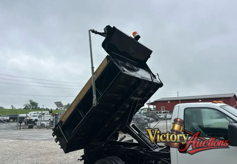 2011 Ford F-450 Super Duty XL Dump Truck photo 21