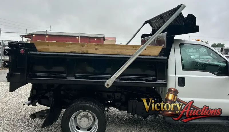 2011 Ford F-450 Super Duty XL Dump Truck photo 14