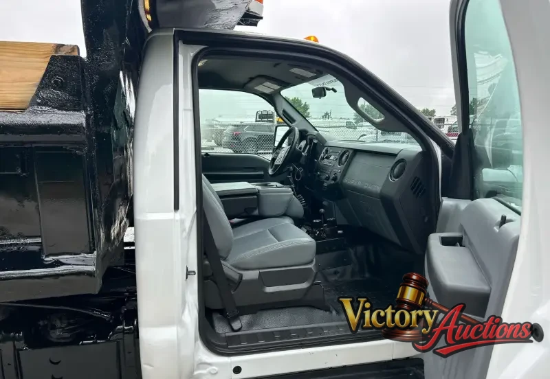 2011 Ford F-450 Super Duty XL Dump Truck photo 47