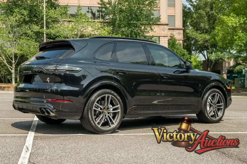 2022 Porsche Cayenne photo 48