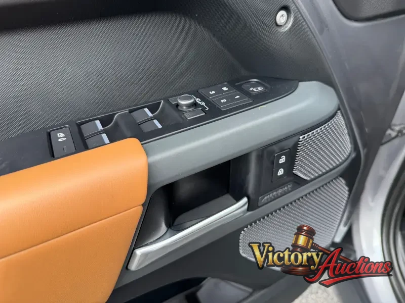 2021 Land Rover Defender 110 X Sport photo 15