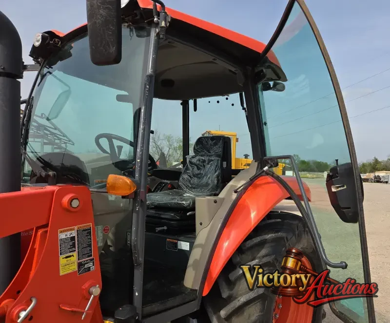 2020 Kubota M6060 photo 31