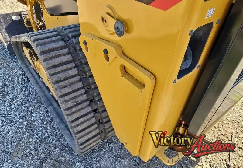 2019 Caterpillar 239D photo 22