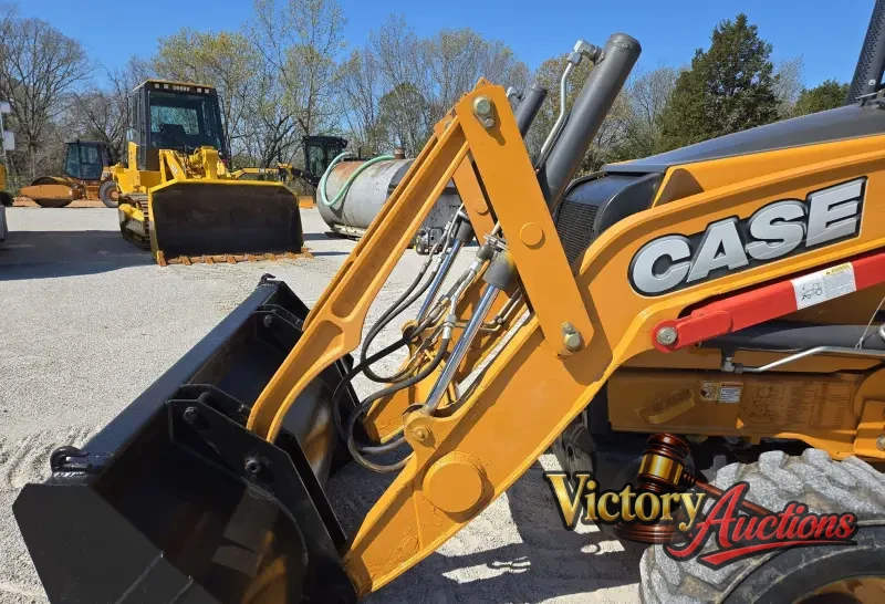2016 Case 580 Super N photo 12