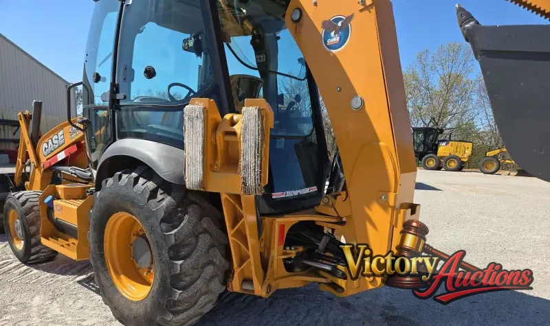 2016 Case 580 Super N photo 48