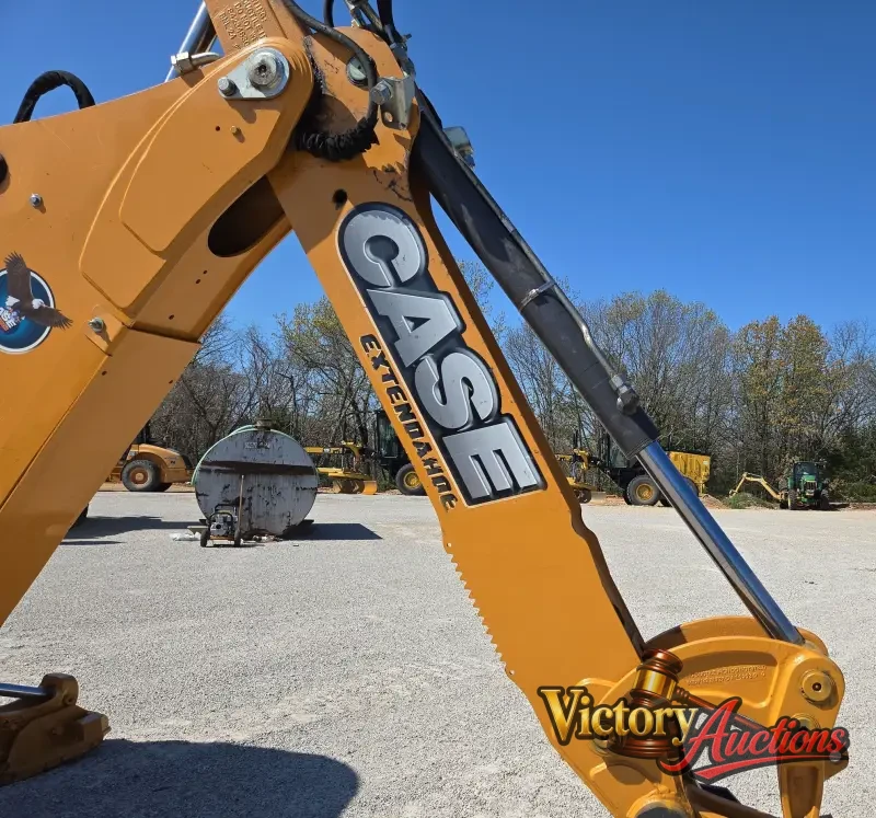 2016 Case 580 Super N photo 66