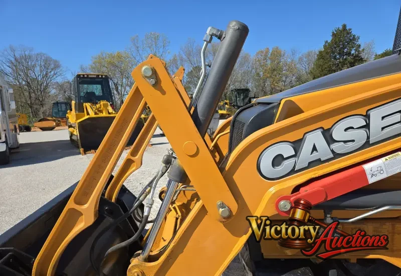 2016 Case 580 Super N photo 13