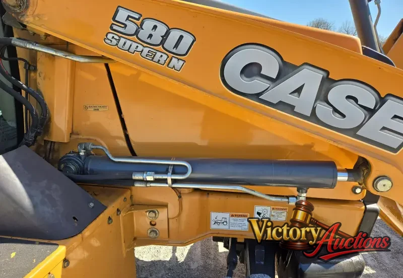 2016 Case 580 Super N photo 33
