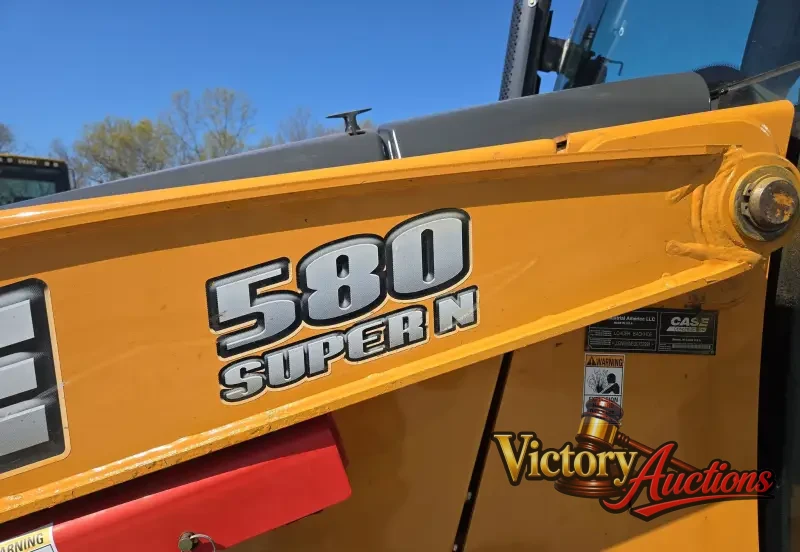 2016 Case 580 Super N photo 10
