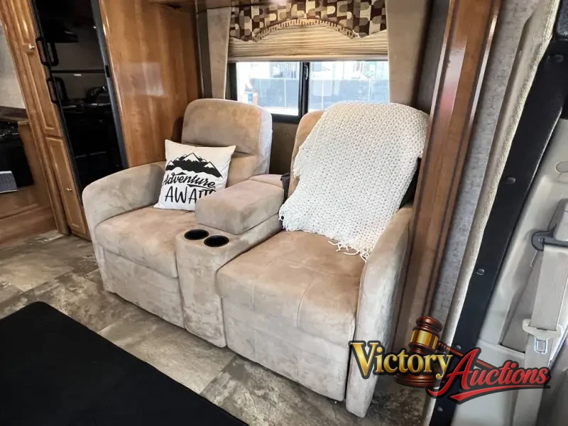 2019 Coachmen Leprechaun 260DS photo 15
