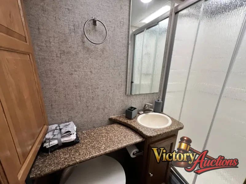 2019 Coachmen Leprechaun 260DS photo 6