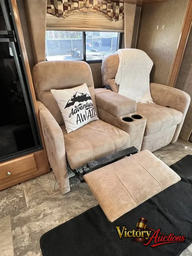 2019 Coachmen Leprechaun 260DS photo 16