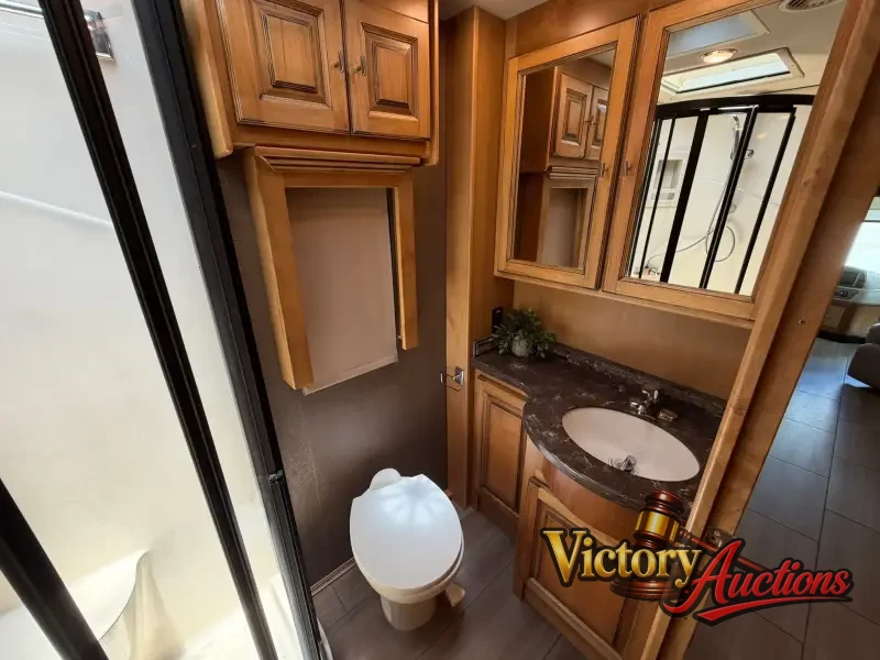 2018 Tiffin Allegro Red 33AA photo 21