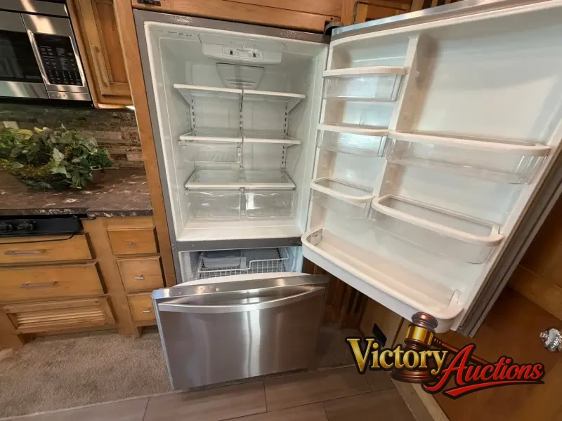 2018 Tiffin Allegro Red 33AA photo 17