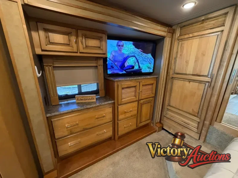 2018 Tiffin Allegro Red 33AA photo 9