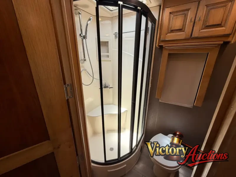 2018 Tiffin Allegro Red 33AA photo 10