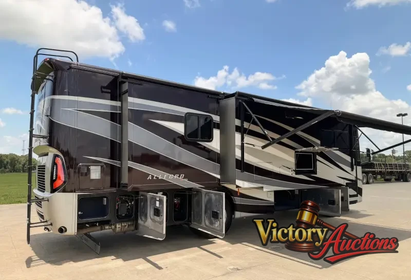 2018 Tiffin Allegro Red 33AA photo 7