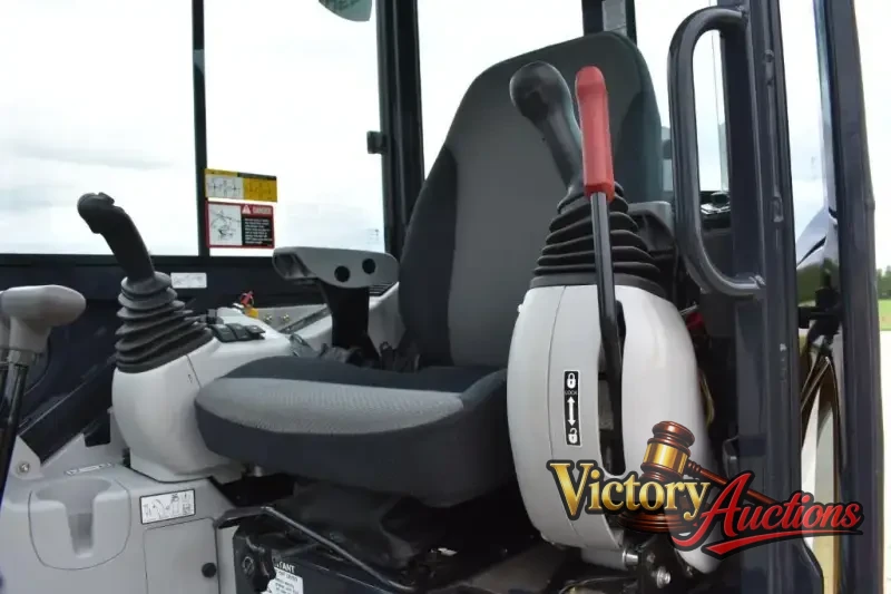2013 John Deere 50G photo 26