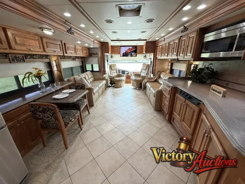 2011 Tiffin Phaeton 40QTH photo 6