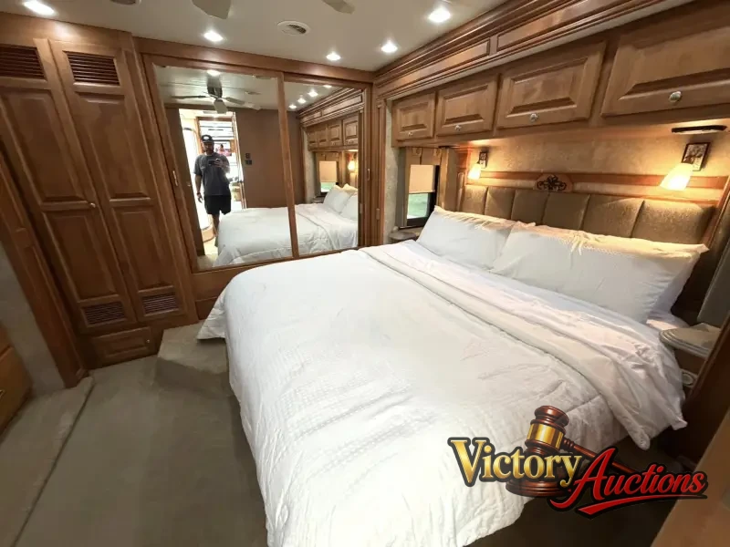 2011 Tiffin Phaeton 40QTH photo 29