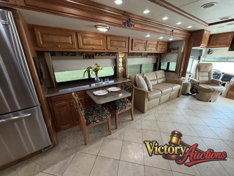 2011 Tiffin Phaeton 40QTH photo 2