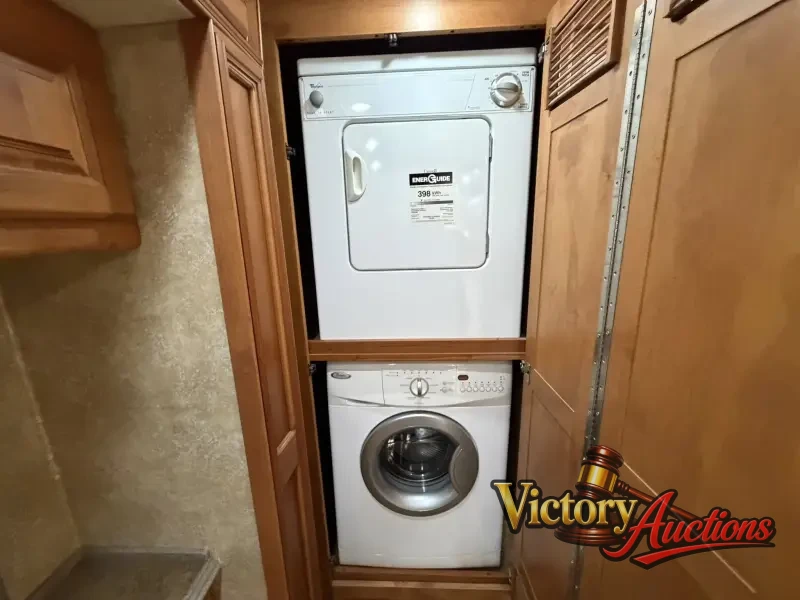 2011 Tiffin Phaeton 40QTH photo 9
