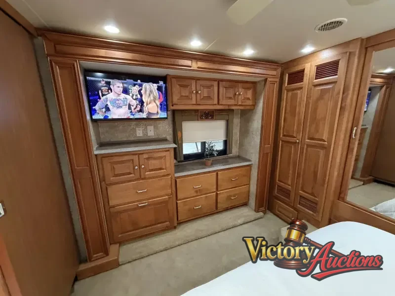2011 Tiffin Phaeton 40QTH photo 28