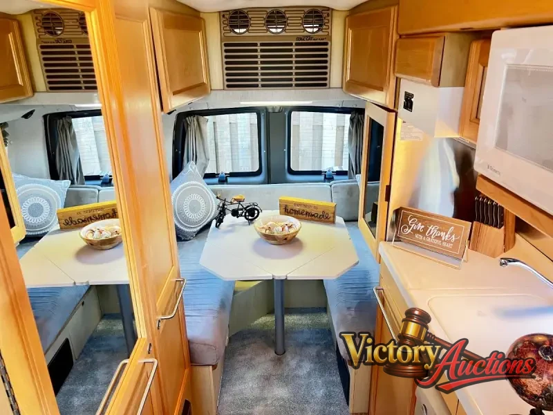 2011 Roadtrek Versatile 190 photo 9
