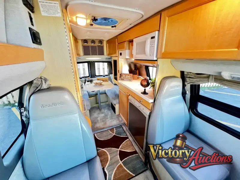 2011 Roadtrek Versatile 190 photo 6