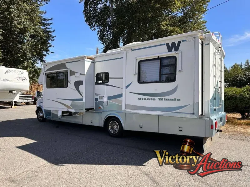 2004 Winnebago Minnie Winnie 26Ft photo 21