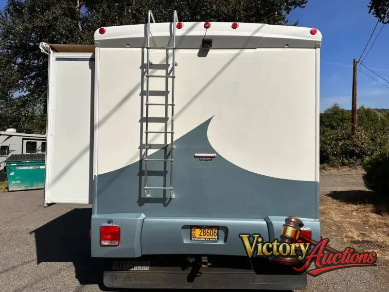 2004 Winnebago Minnie Winnie 26Ft photo 19