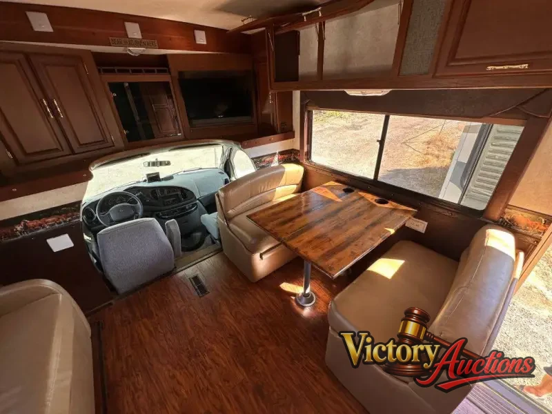 2004 Winnebago Minnie Winnie 26Ft photo 12