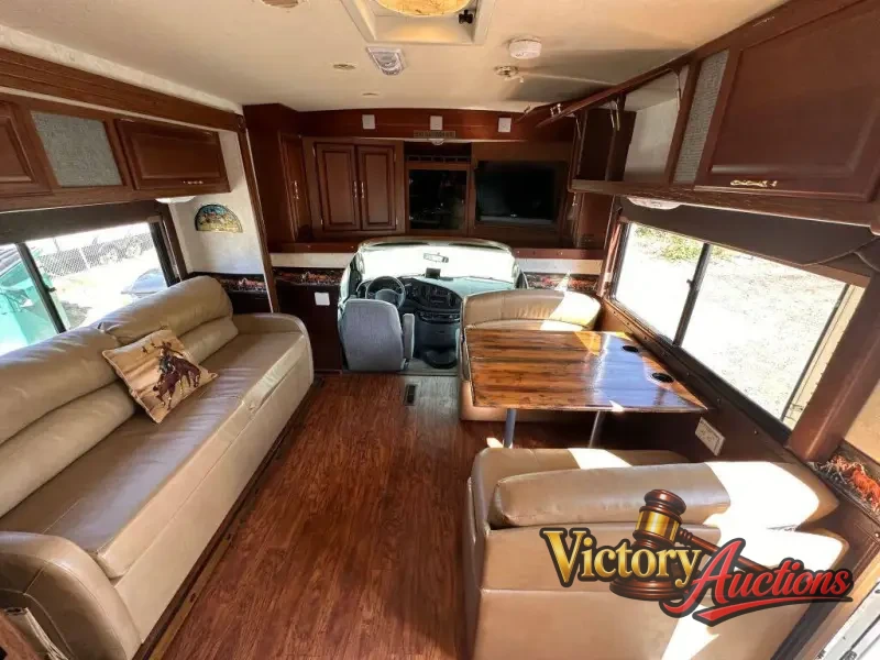 2004 Winnebago Minnie Winnie 26Ft photo 11