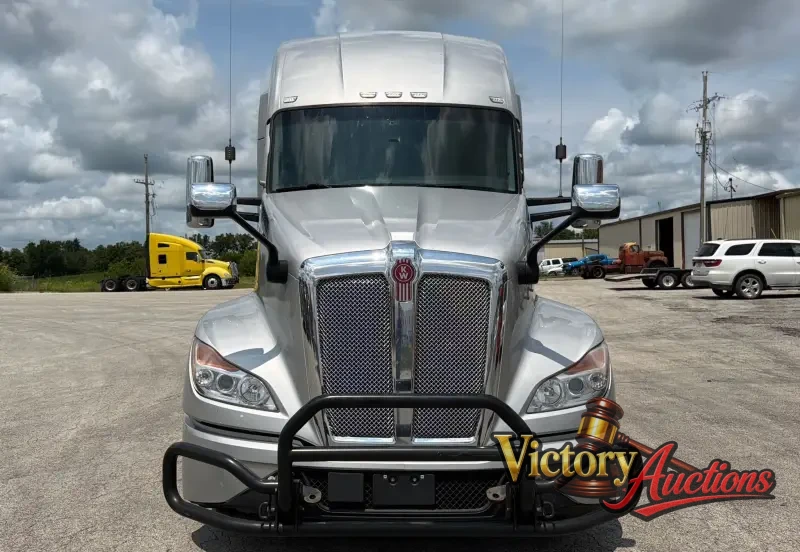 2022 Kenworth T680 photo 2
