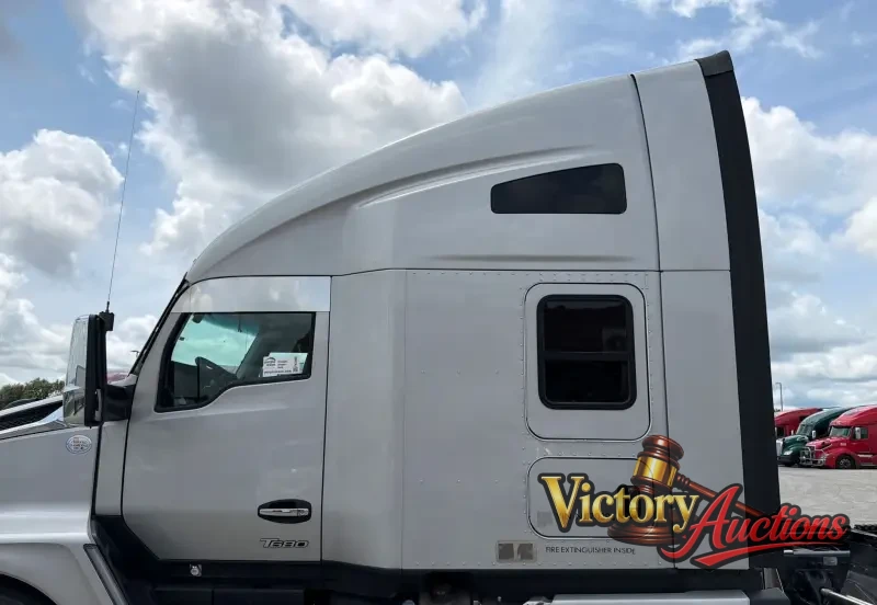2022 Kenworth T680 photo 43
